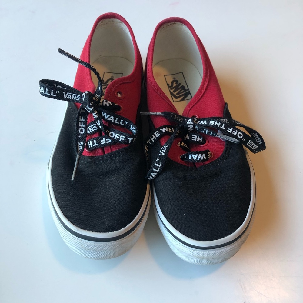 KIDS vans old skool pop logo. Size 3. Black/red